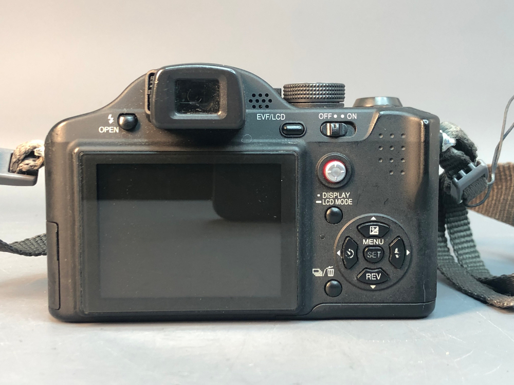 Lumix FZ7