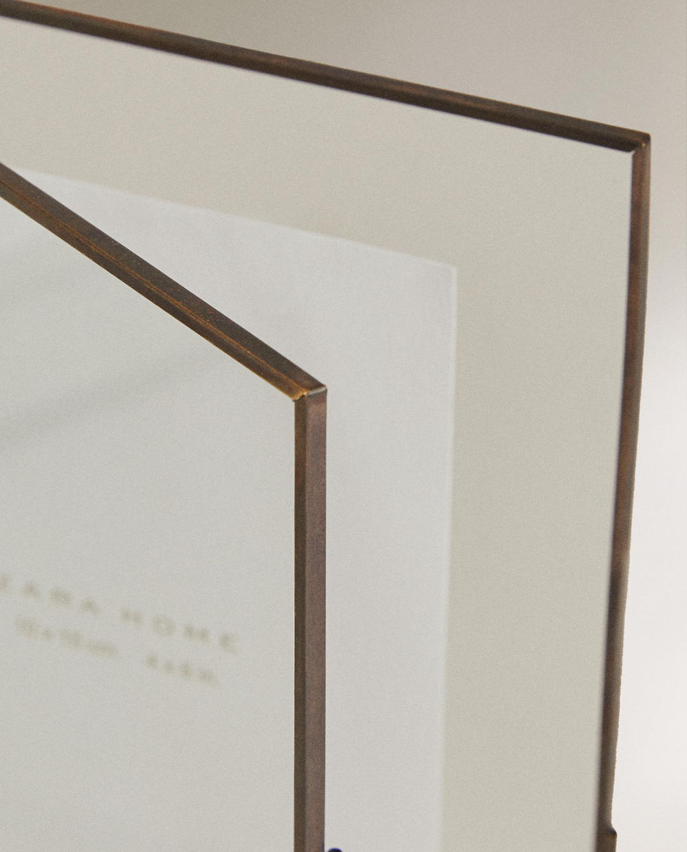 Zara Home Фоторамка из стекла, цвет чёрный, 20 см