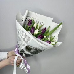 15 тюльпанов микс в стильной упаковке