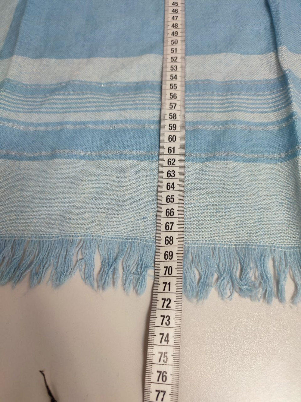 Платок нейтрального цвета