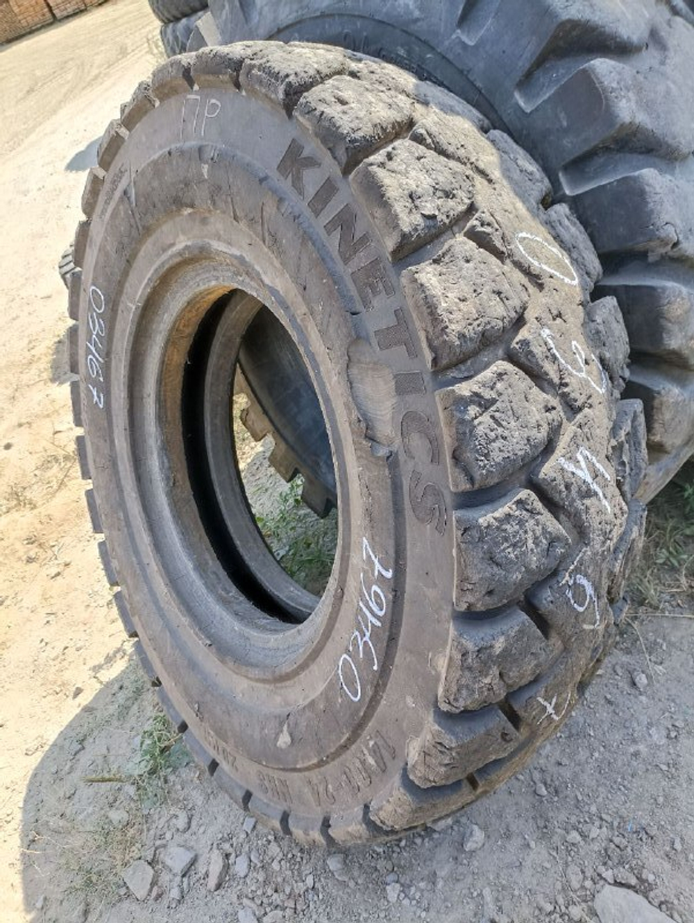 14.00-24 KENDA K610 шина б/у