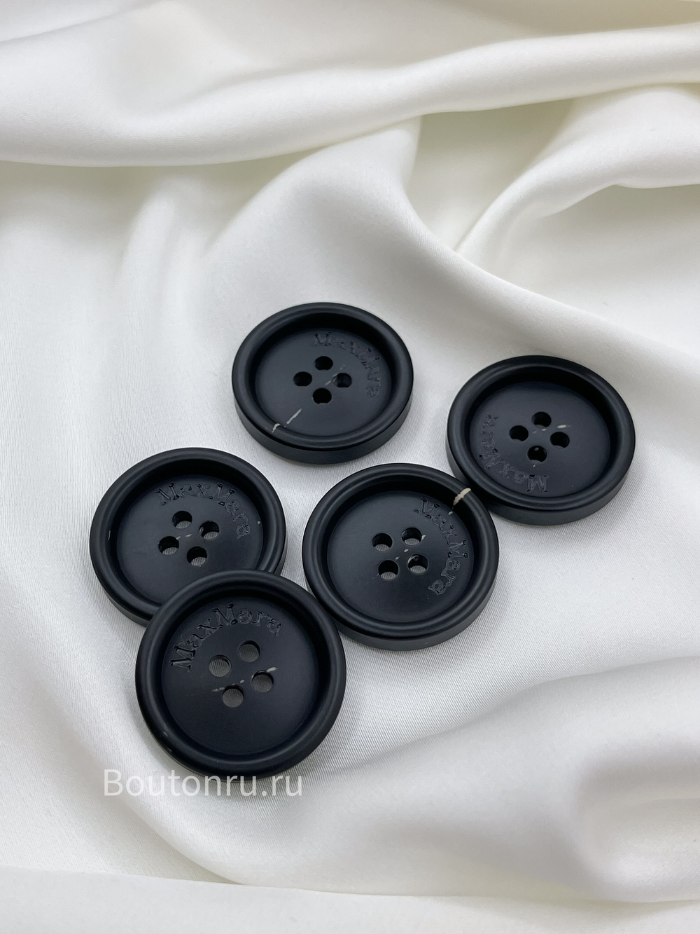 Пуговицы на прокол МаксМ. черные с белой прожилкой