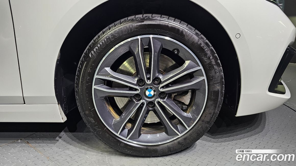 BMW 1 Series (F40) 120i Sports (08.2021)
