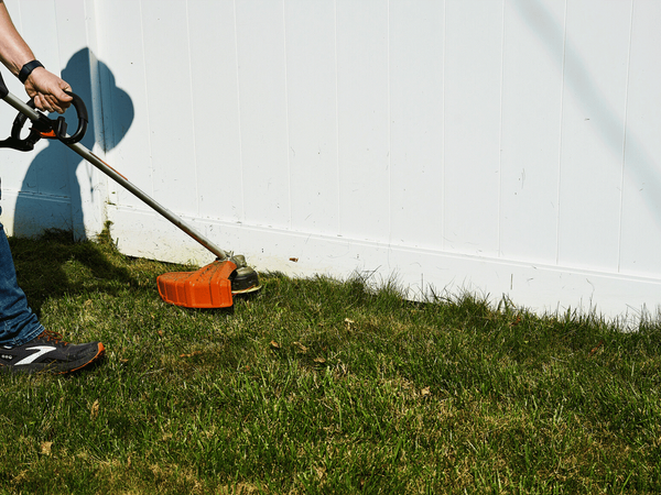 Какую мотокосу выбрать для высокой травы