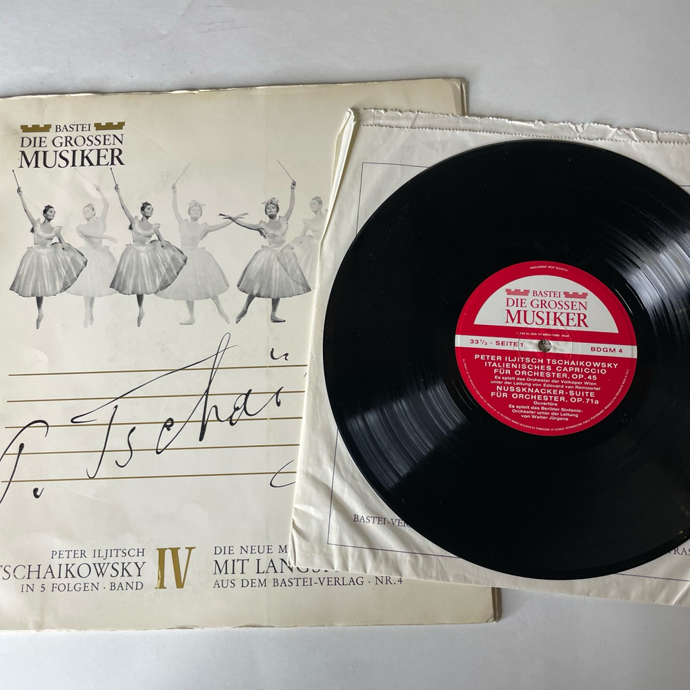 Винтажная виниловая пластинка LP П. И. Чайковский, Щелкунчик Фрагменты, P. I. Tschaikowsky In 5 Folgen, Band IV, Nussknacker Suite Fur Orchester, Op. 71a (Германия 1966) 10 дюймов