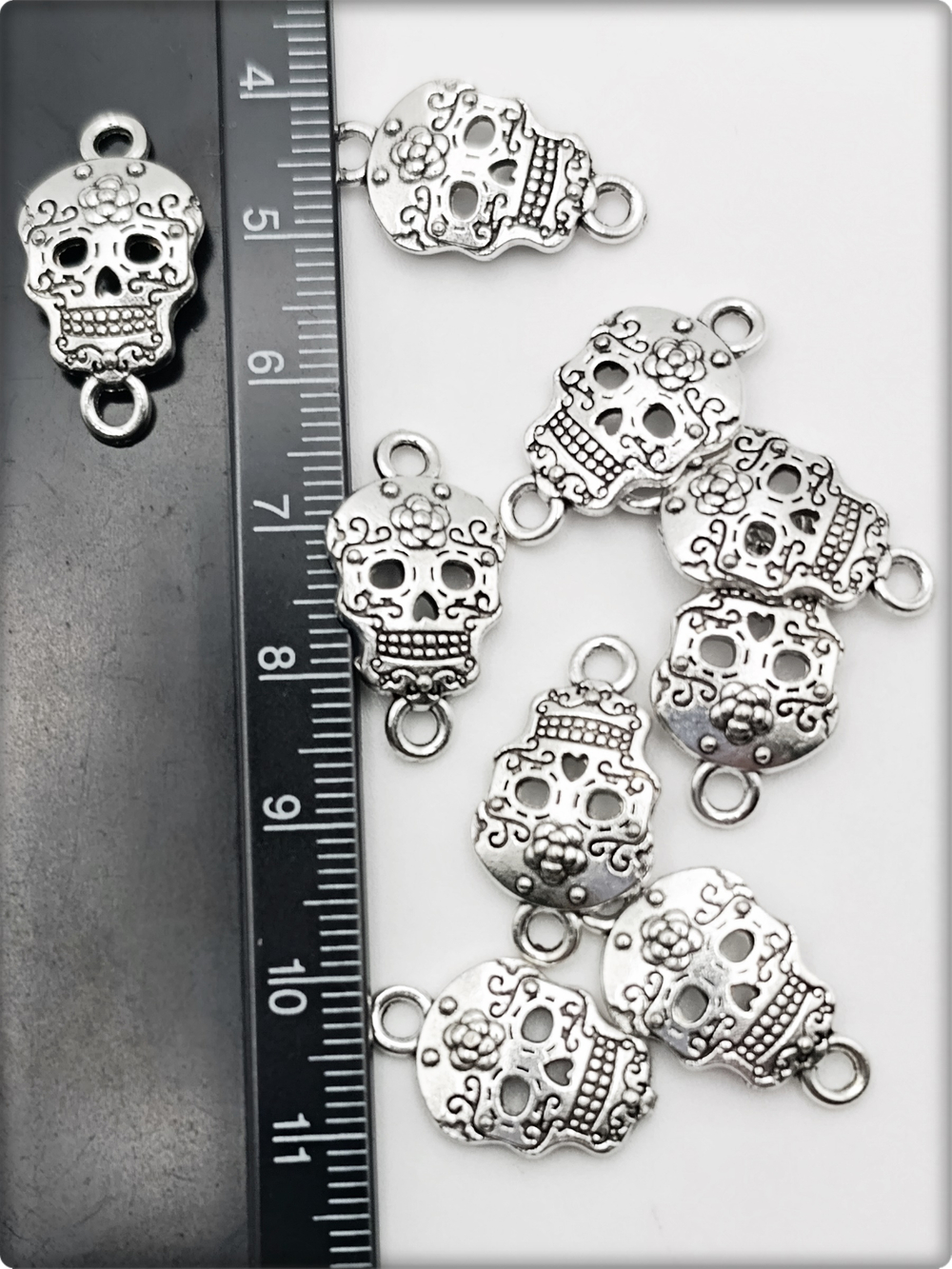 Коннекторы "Черепа" для создания украшений.