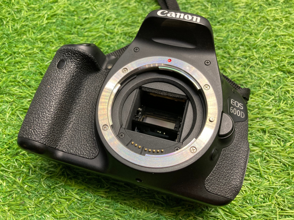 Canon 600D Kit 18-55mm 3.5-5.6 IS STM 9700 кадров