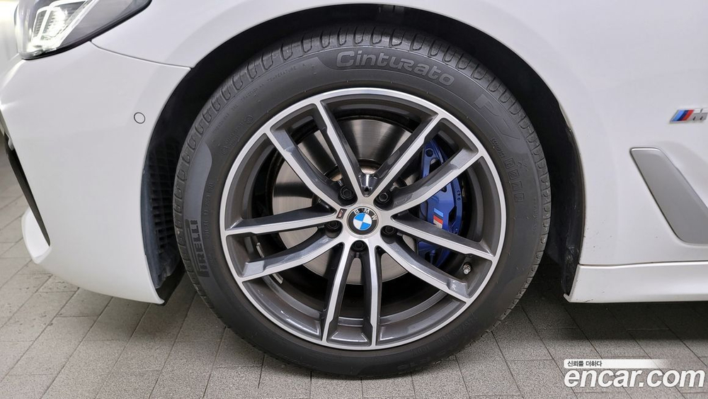 BMW 5 Series (G30) 520i M Sports (07.2021)