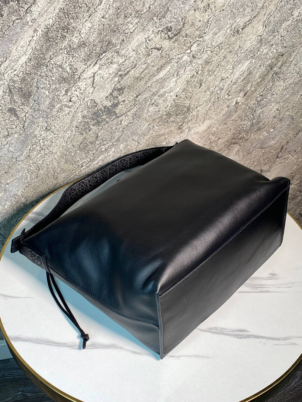 Сумка-мессенджер Loewe