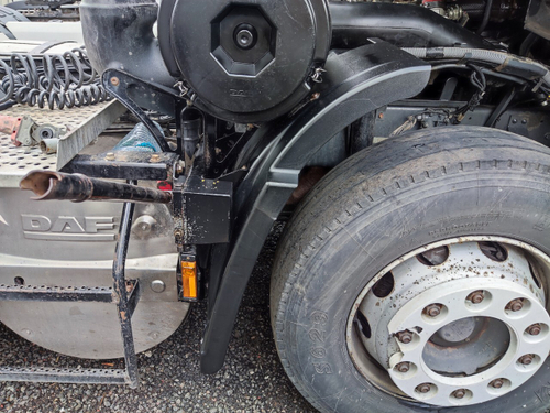 Крыло (дефект) переднее правое задняя часть