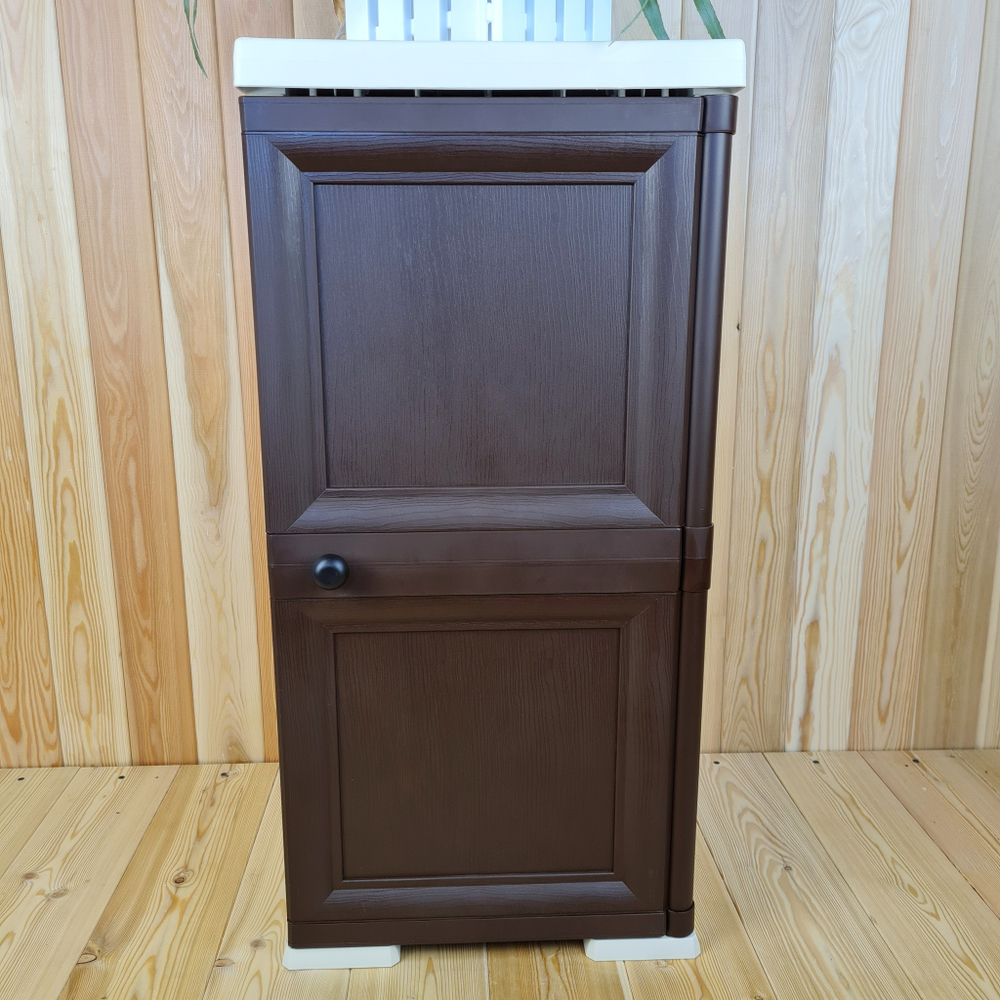 Тумба-шкаф пластиковая "УЮТ", с усиленными рёбрами жёсткости, одна дверца. Цвет: Бежевый с коричневой дверцей.