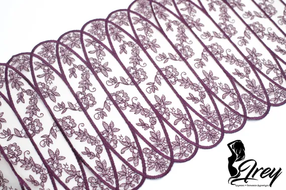 05-14 Вышивка на неэл. сетке 28 см, телесный/слива