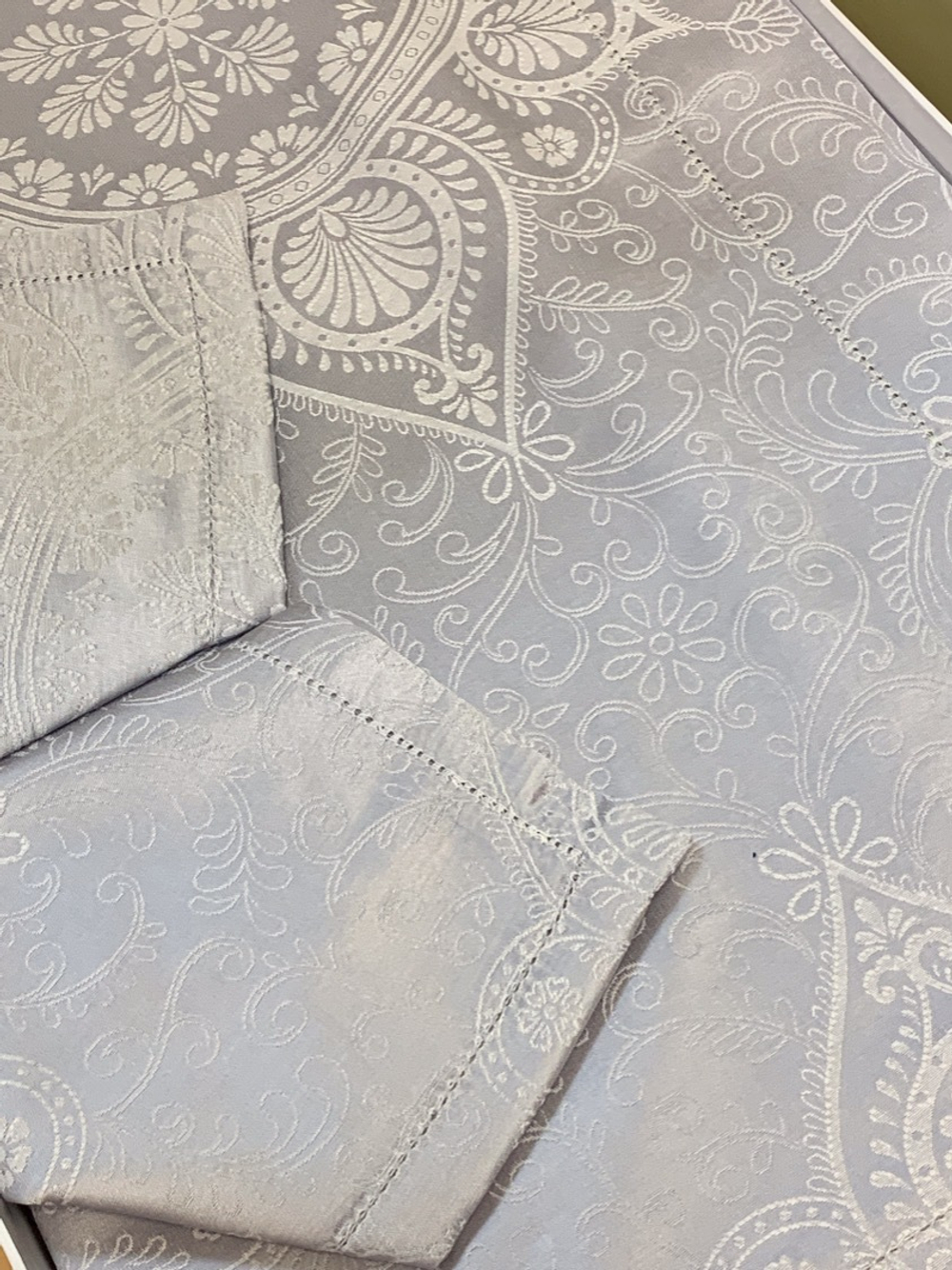 Скатерть 150х220 и 8 салфеток Gamba 9905 Grigio жемчужная