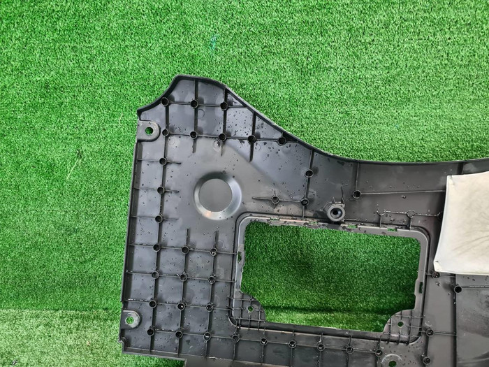 Кожух замка капота левый Hongqi H9 (2020-н.в.)