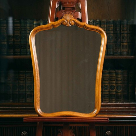 Настенное зеркало