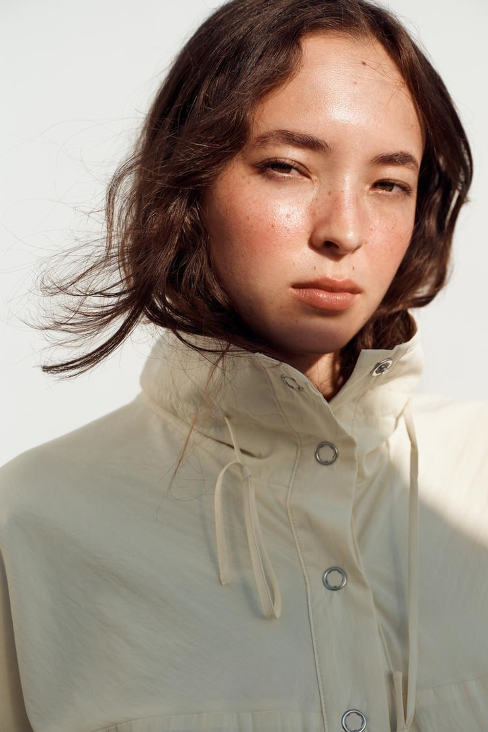 ZARA КУРТКА ИЗ НЕЙЛОНА С КАРМАНАМИ,БЕЖЕВЫЙ