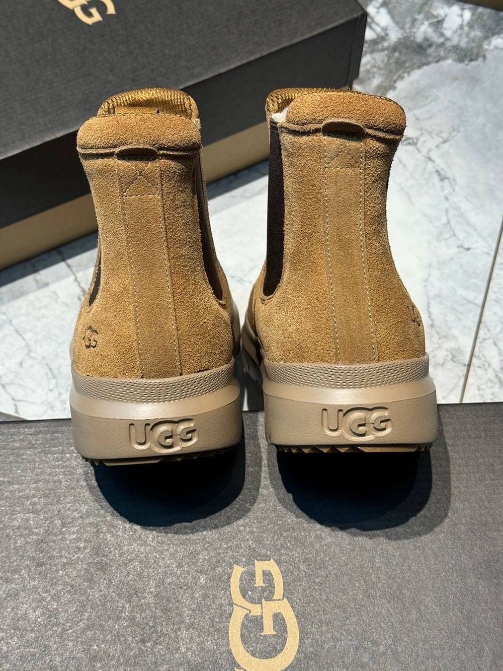 UGG