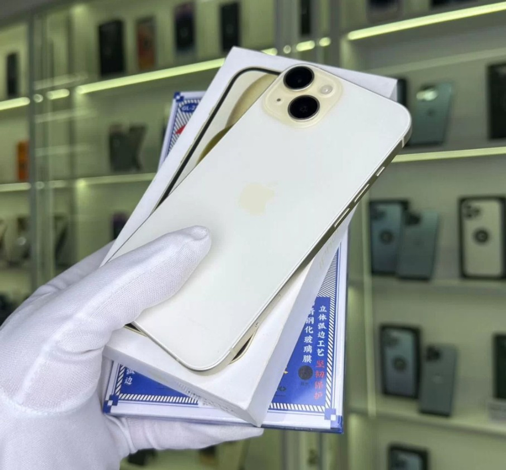 iPhone 15, 128 ГБ б/у