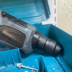 Перфоратор Makita HR2470