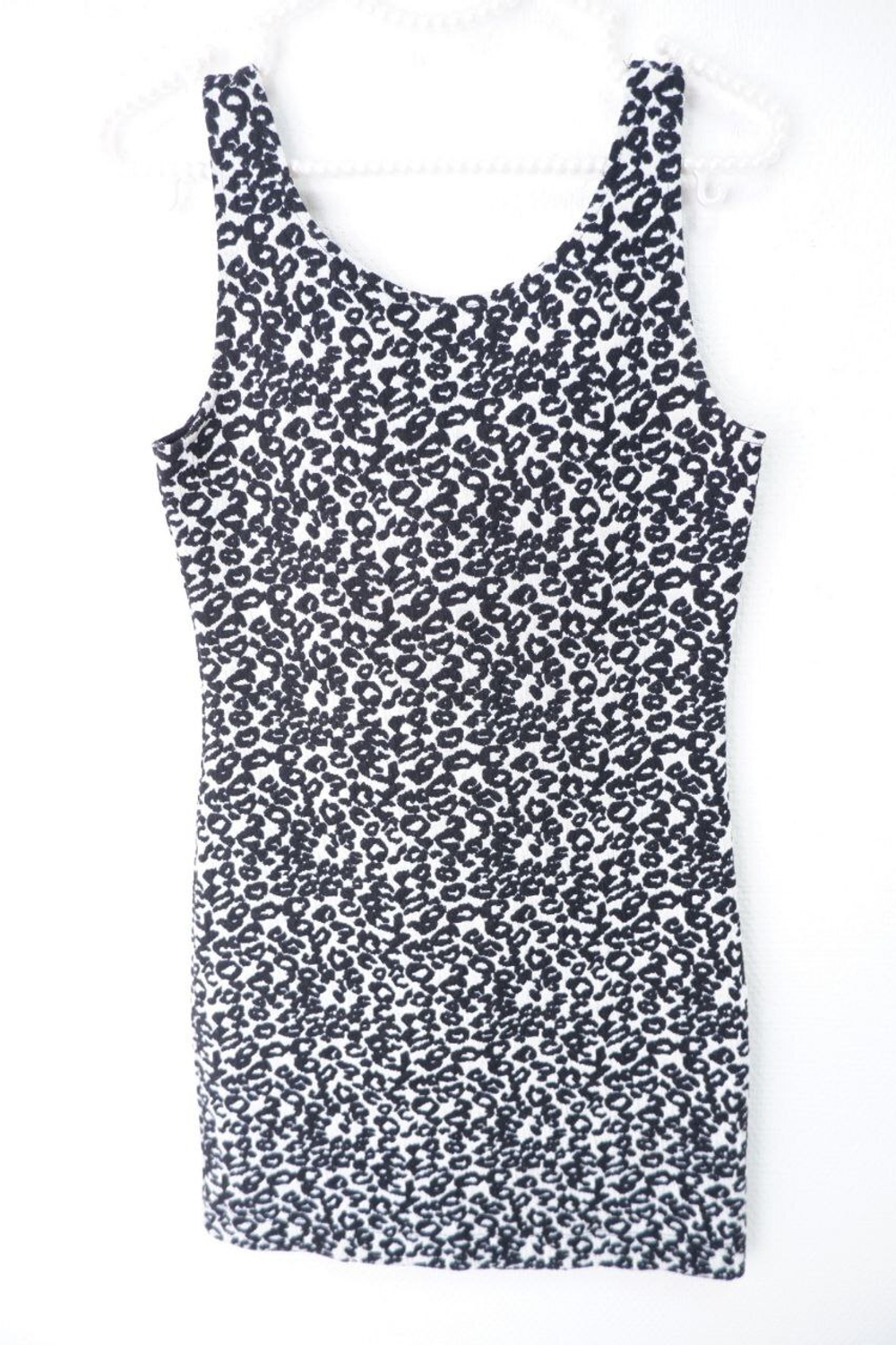 Платье H&M стильное 38 размер