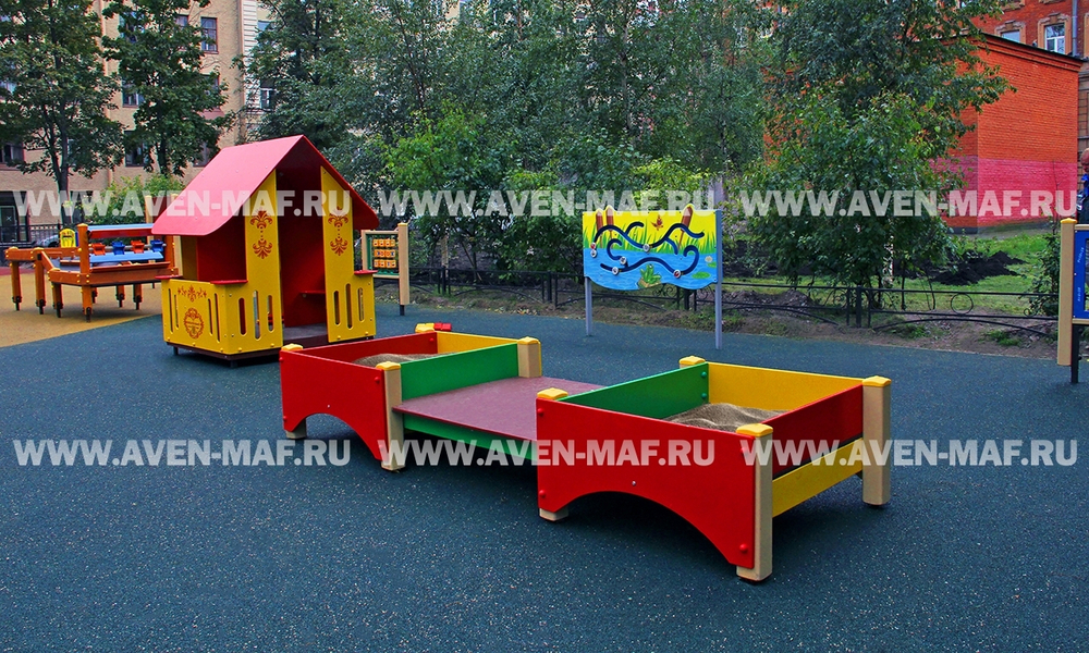 Песочный дворик с горкой для детской площадки