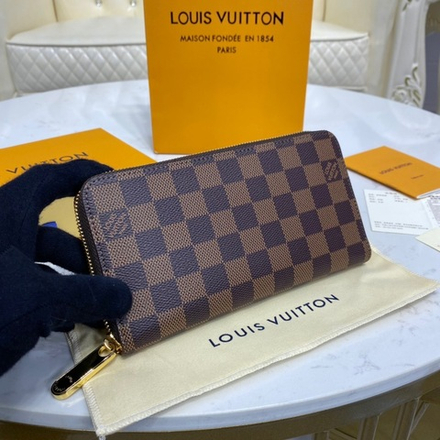 Louis Vuitton Zippy Wallet