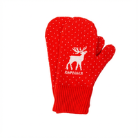 Красные вязаные варежки "Карельский олень"