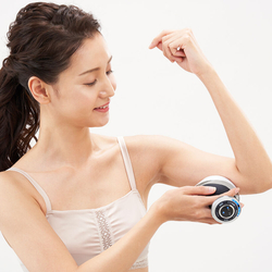 YA-MAN Cavispa RF Core PLUS для уменьшения жировой прослойки и укрепления кожи.