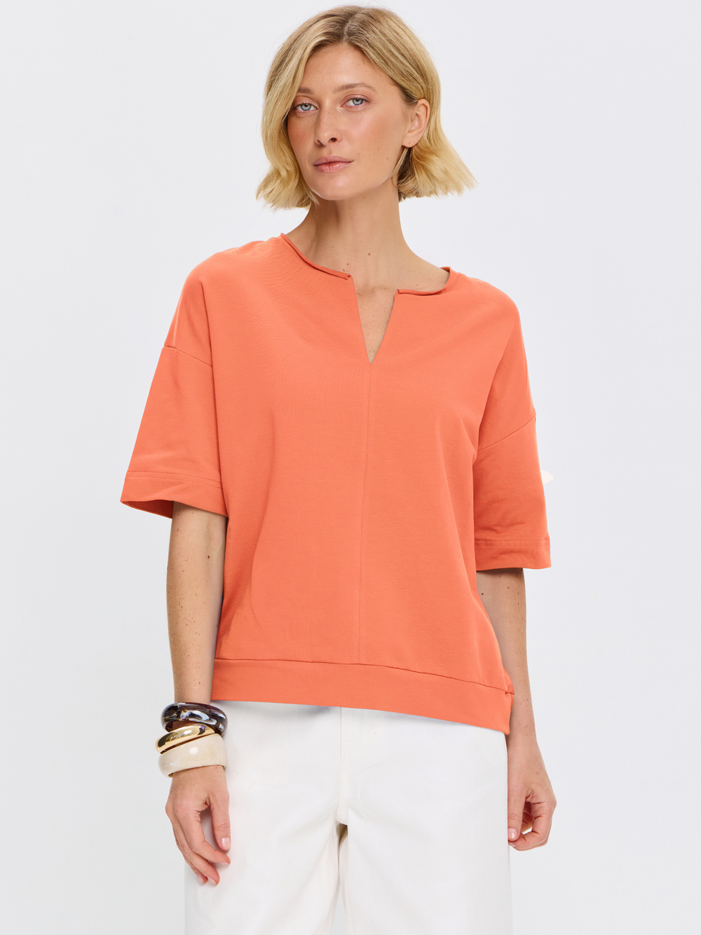 Плотная футболка из футера 2-нитки с V-вырезом HIGH TEMP