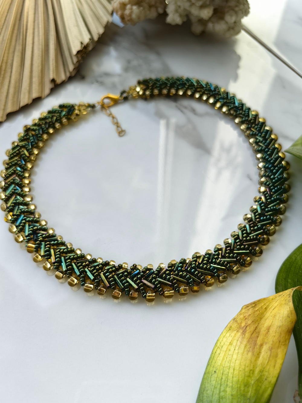 Колье из бисера "Змейка" ручной работы, цвет - Бронза тёмная