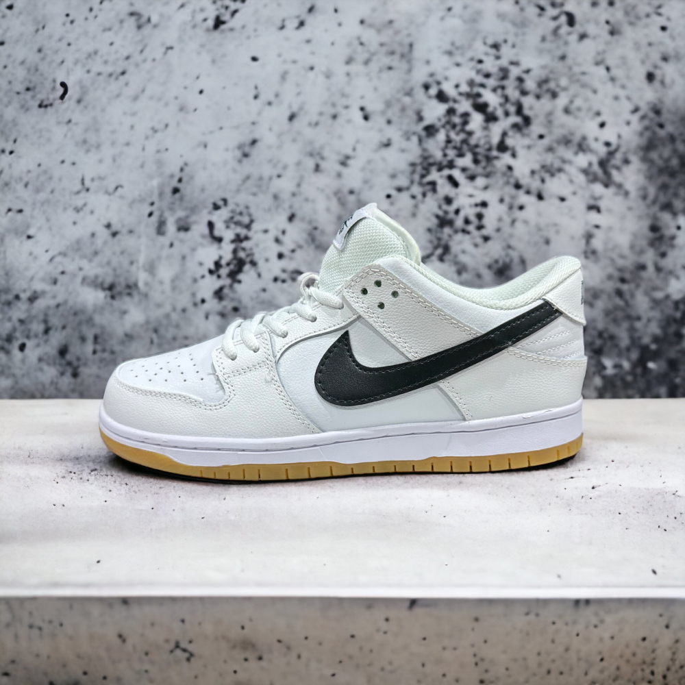 Nike SB Dunk Low • White Gum