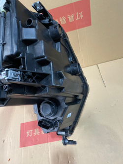 Оригинальные LED фары на Volkswagen Jetta (2012-2019) низкой комплектации