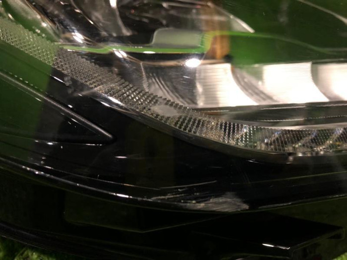 Фара правая Jaguar E-PACE (2017-2021) LED