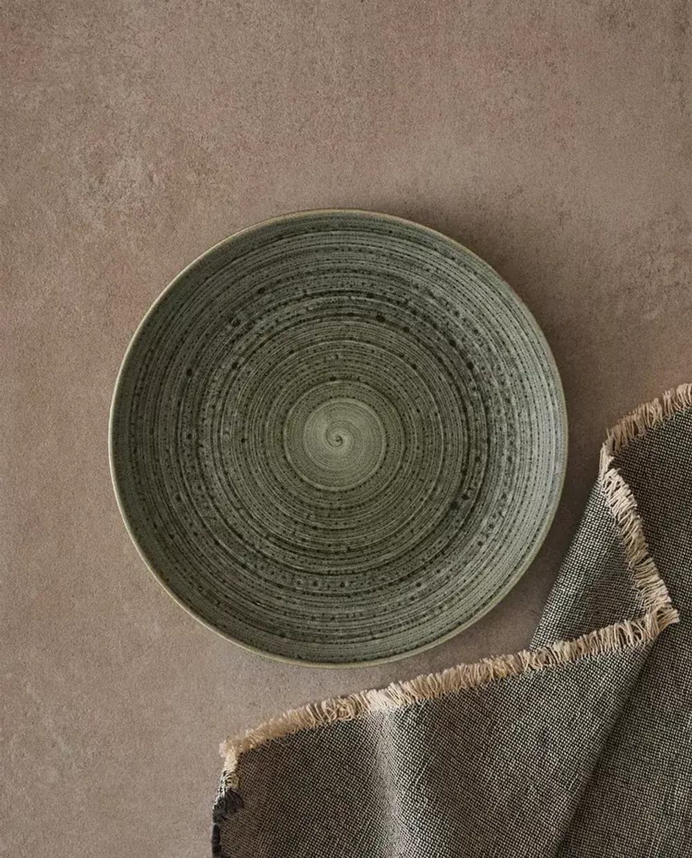 ZARA HOME ДЕСЕРТНАЯ ТАРЕЛКА ИЗ ФАЯНСА СО СПИРАЛЬНЫМ УЗОРОМ, ЗЕЛЕНЫЙ