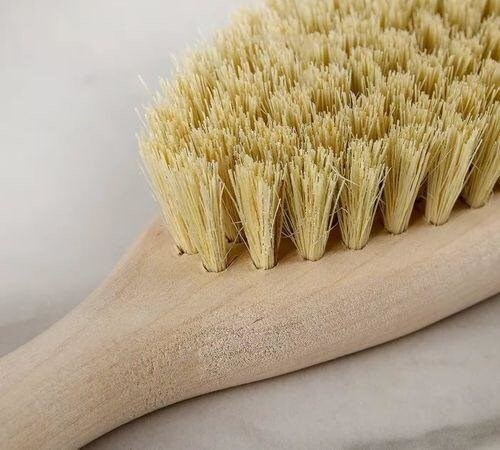 Щетка массажная из тампико 30*6 см