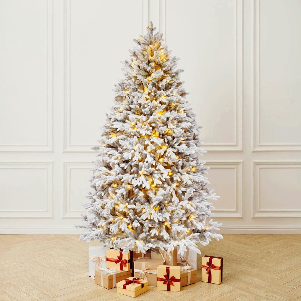 Заснеженная елка с гирляндой встроенной «Эльга» (Литая хвоя) от 1,5 м до 3 м