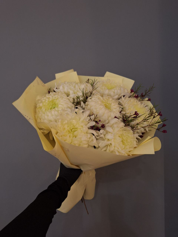 Нежный букет из одноголовых хризантем Нежный букет из одноголовых хризантем