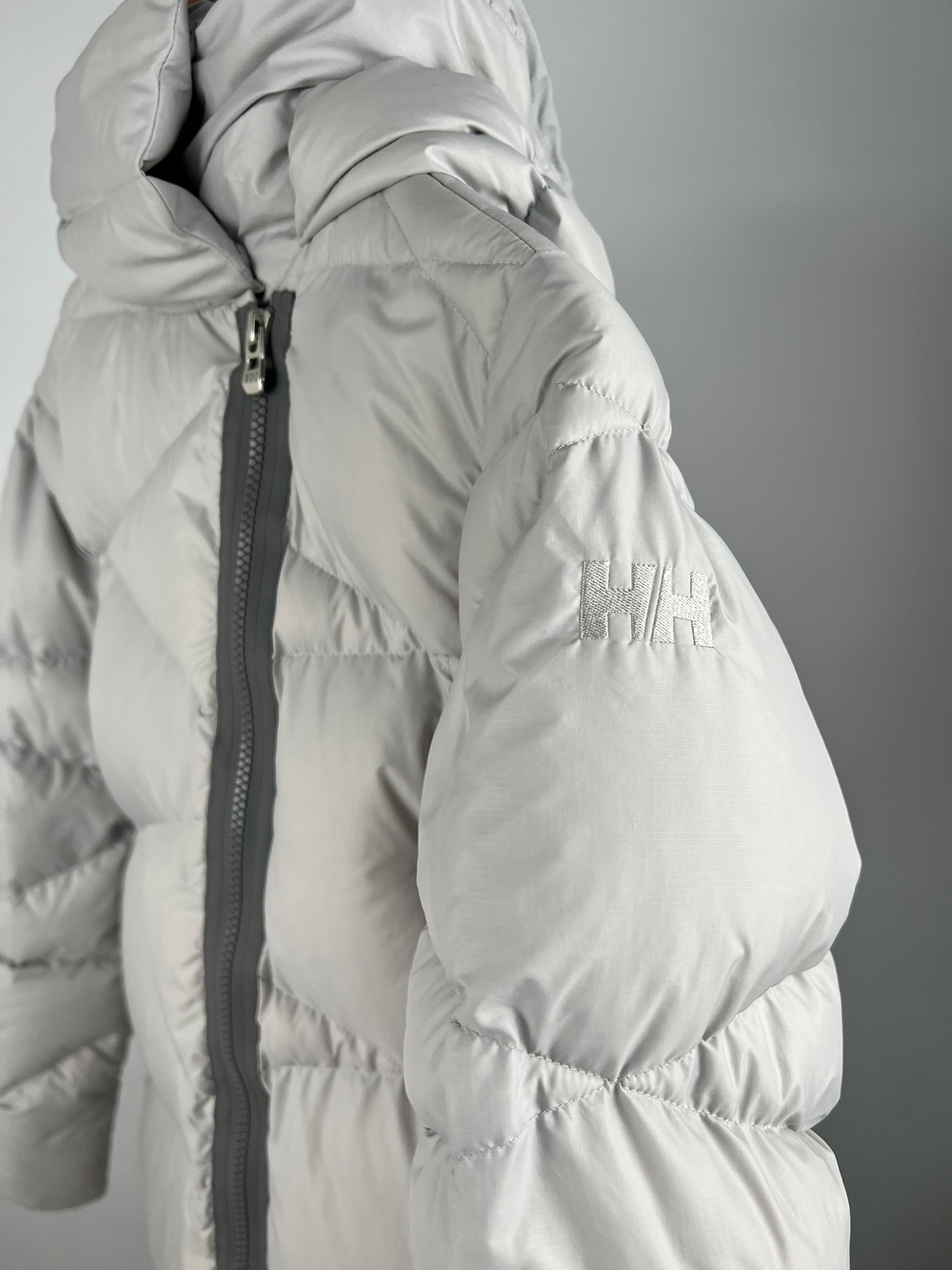 Пуховик Helly Hansen