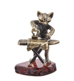 Народные промыслы AM-4023 Фигурка «Кошка Хозяюшка» (латунь, янтарь)