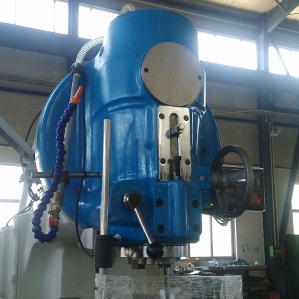 VISPROM FH-170 вертикальный фрезерный станок с УЦИ