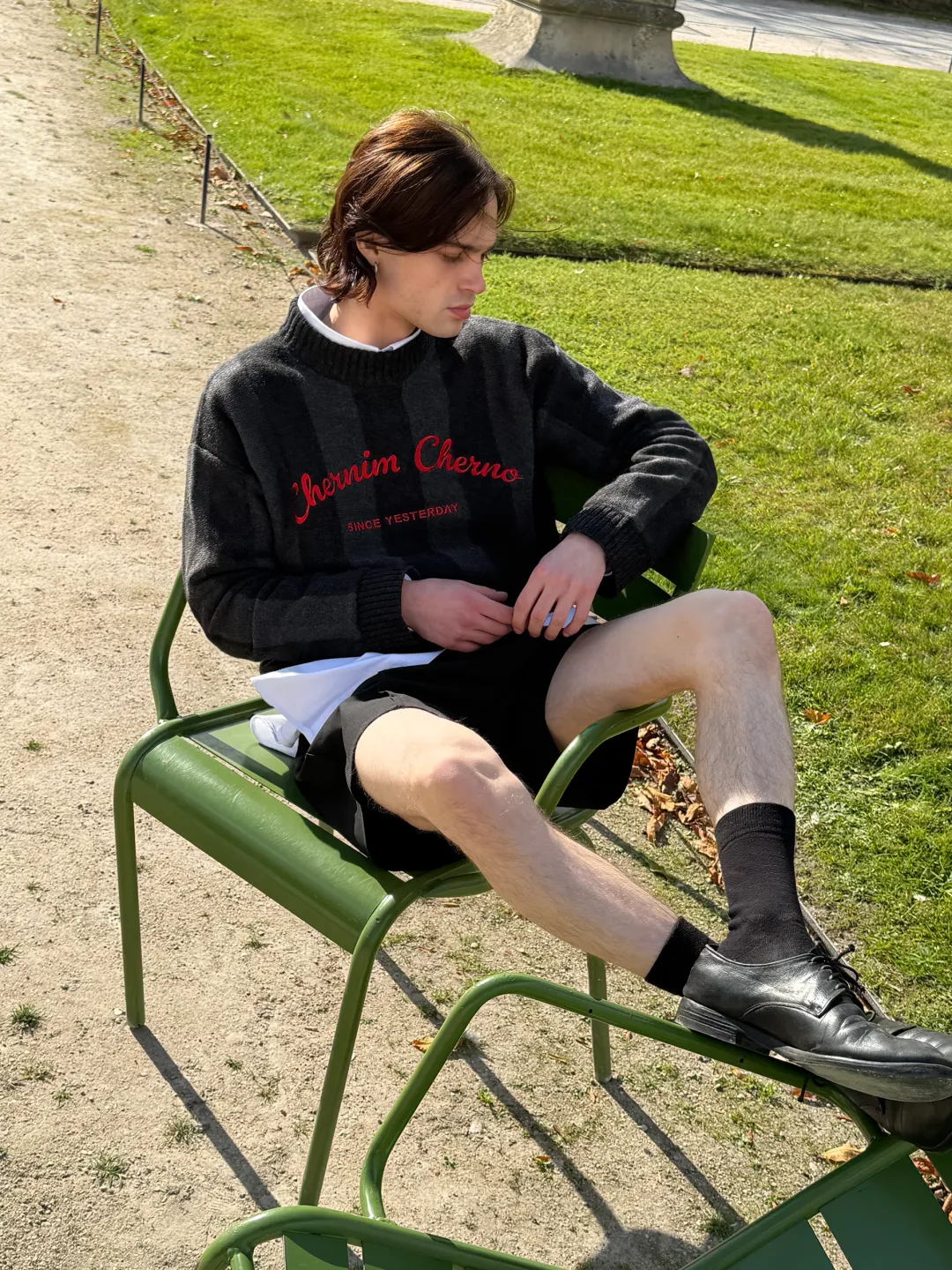 Черный свитер 