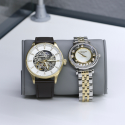 Подарочный комплект Kenneth Cole: мужские и женские часы