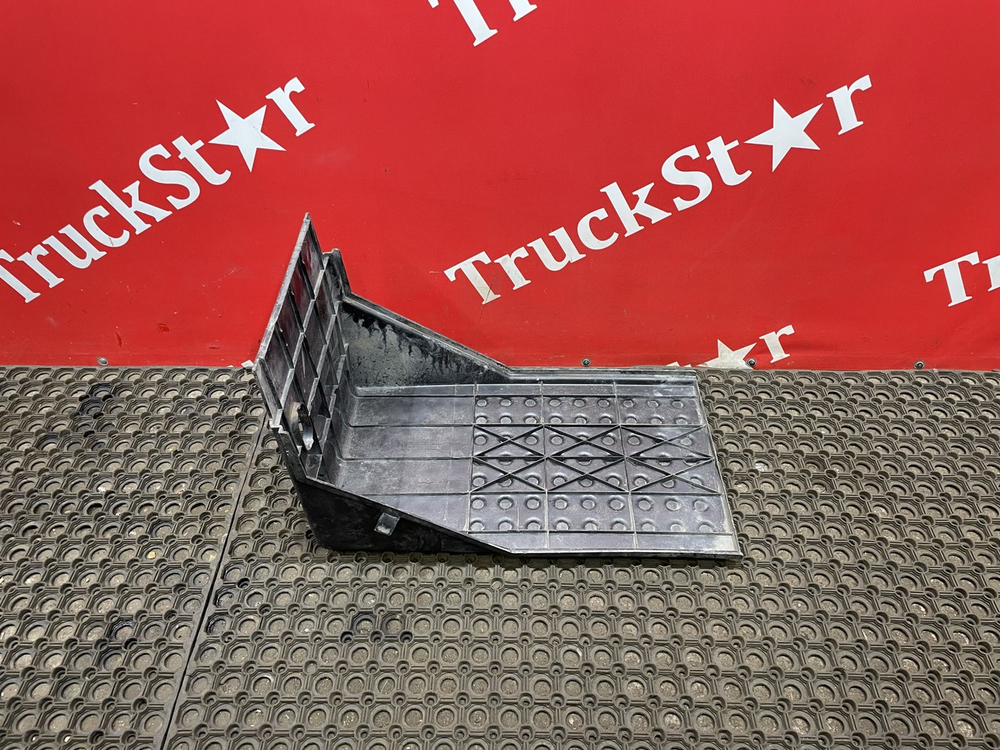Крышка ящика АКБ 2023г.