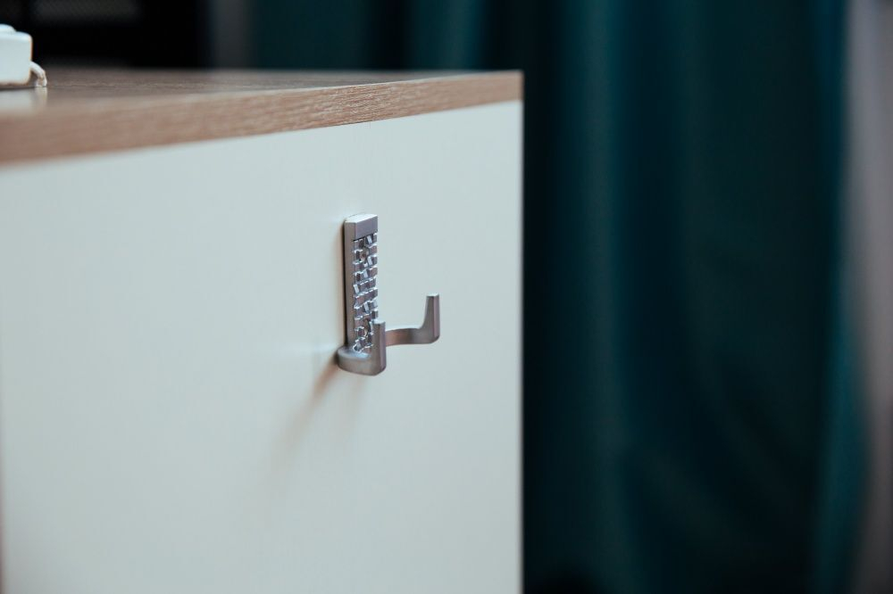 Стол компьютерный угловой с ящиками Ясень Шимо Светлый/Белый/Арабика, Волкер, 122,6х123,4х160,8 см RINNER мебельная фабрика