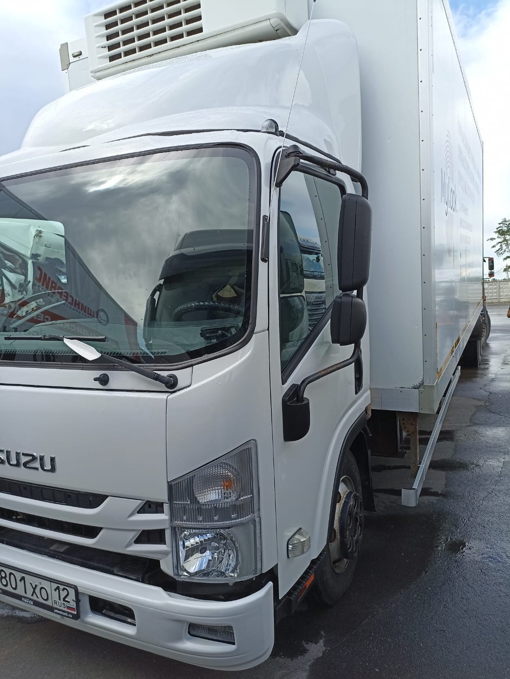 РусТрак 4389U* на шасси Isuzu ELF 9.5 (NQR) Изотермический/рефрижератор 4389U1 (Рефрижератор, Дизель