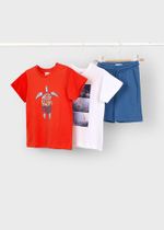 две футболки с шортами