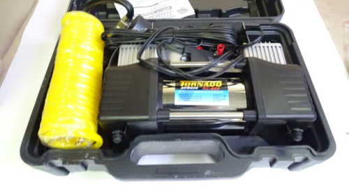 Компрессор поршневой TORNADO 12В метал. двухпоршневой в кейсе (TORNADO)