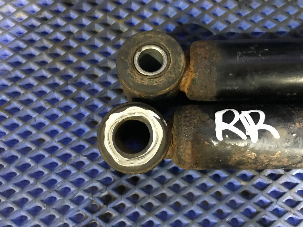 Амортизатор задний NISSAN ALMERA 2015