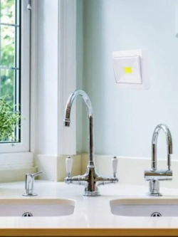 Светильник настенный беспроводной с клавишей на батарейках RUSSTA2