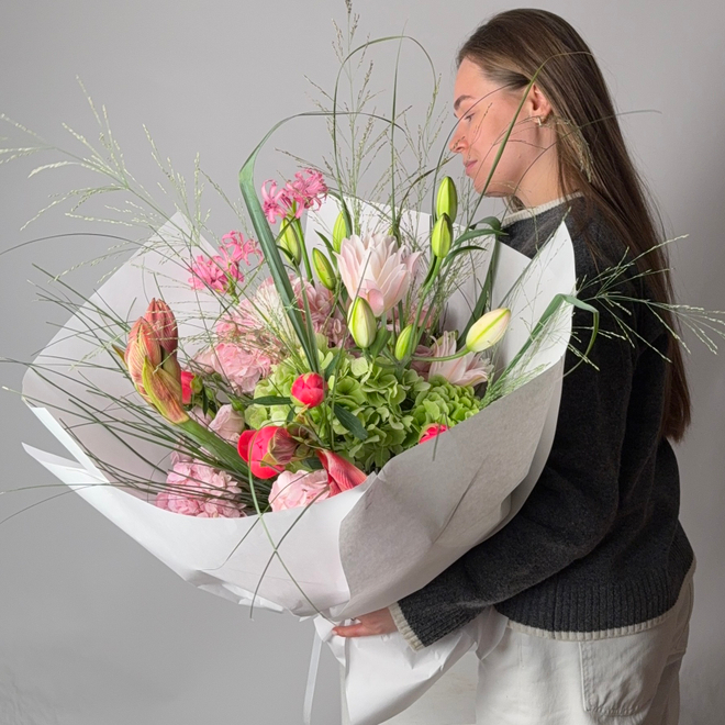 Букет авторский Любовь в лепестках